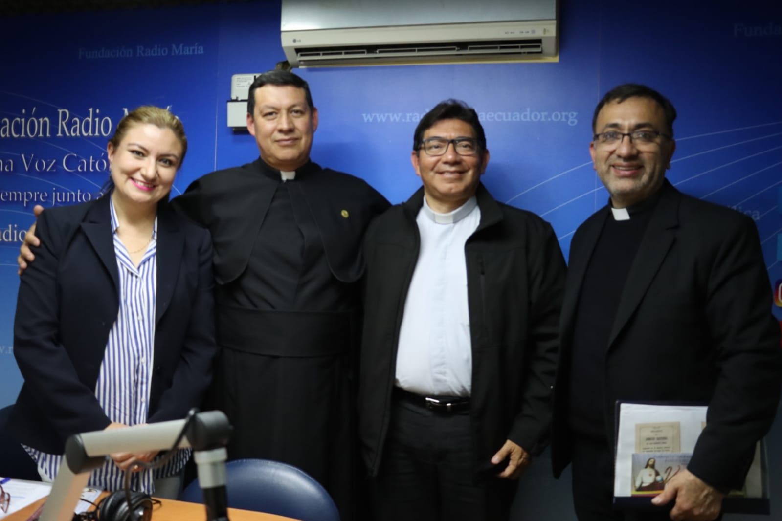 Sagrado Corazón de Jesús y Eucaristía,programa radial “Fraternidad para Sanar el Mundo”.