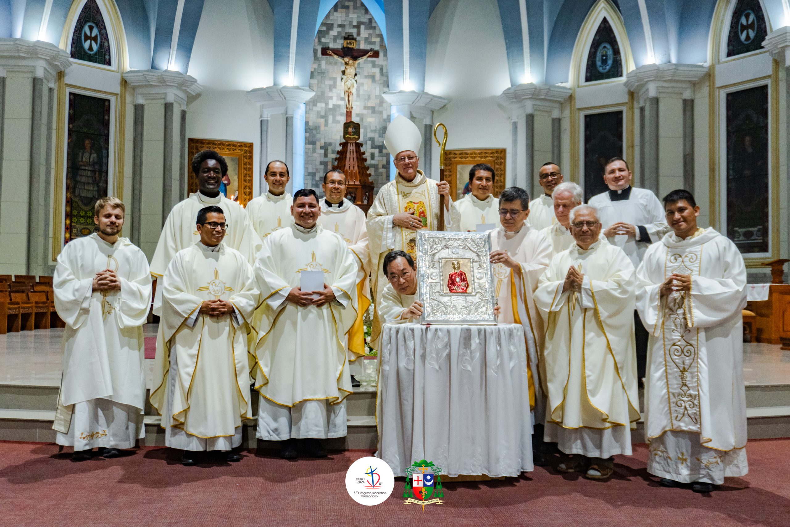 El Evangeliario recorrió la Diócesis de Santo Domingo